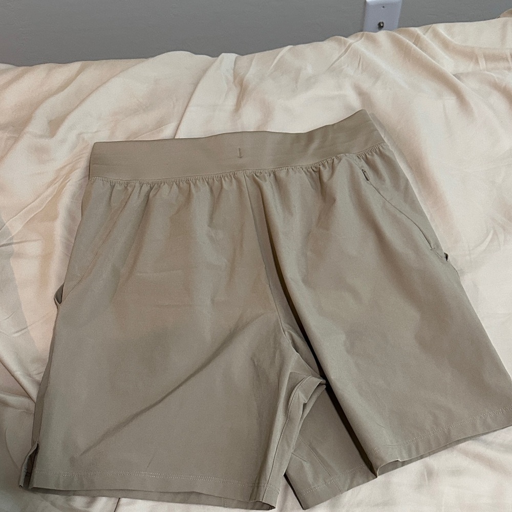 ALO Yoga Taupe Athletic Shorts Men’s SZ Small - Picture 4 of 5
